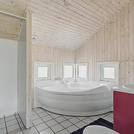 Ronna - 160m From The Sea By Interhome Ferienhaus